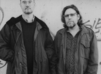 Celestial Guard auf einem Pressefoto in grau